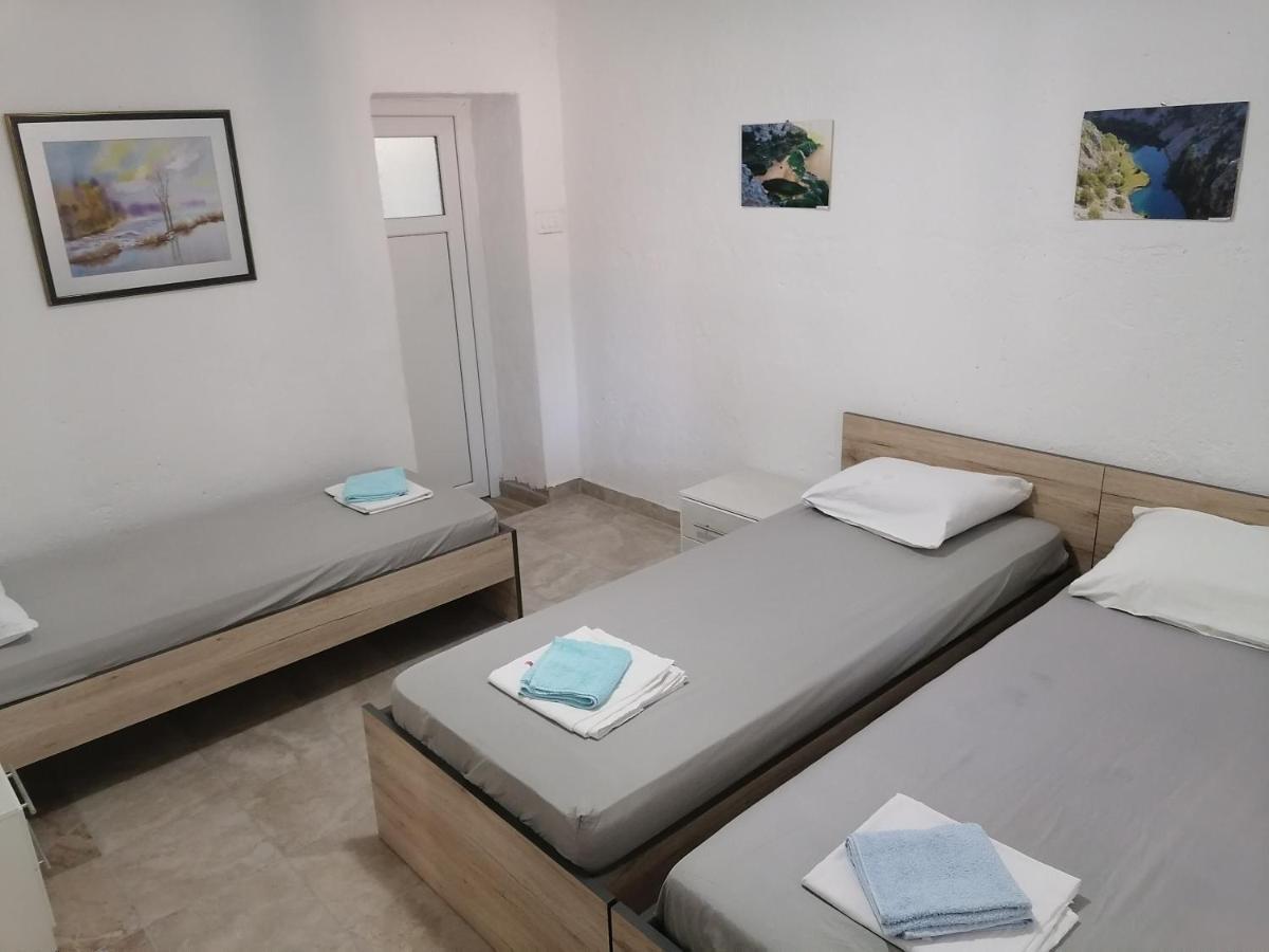 Apartman Milan Obrovac Exterior photo